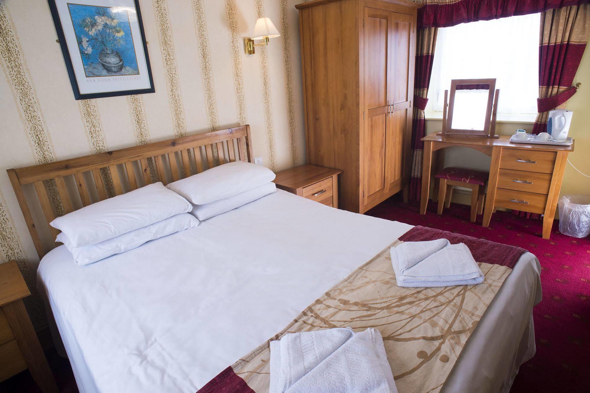 The Highwayman Inn Шептън Малет Екстериор снимка
