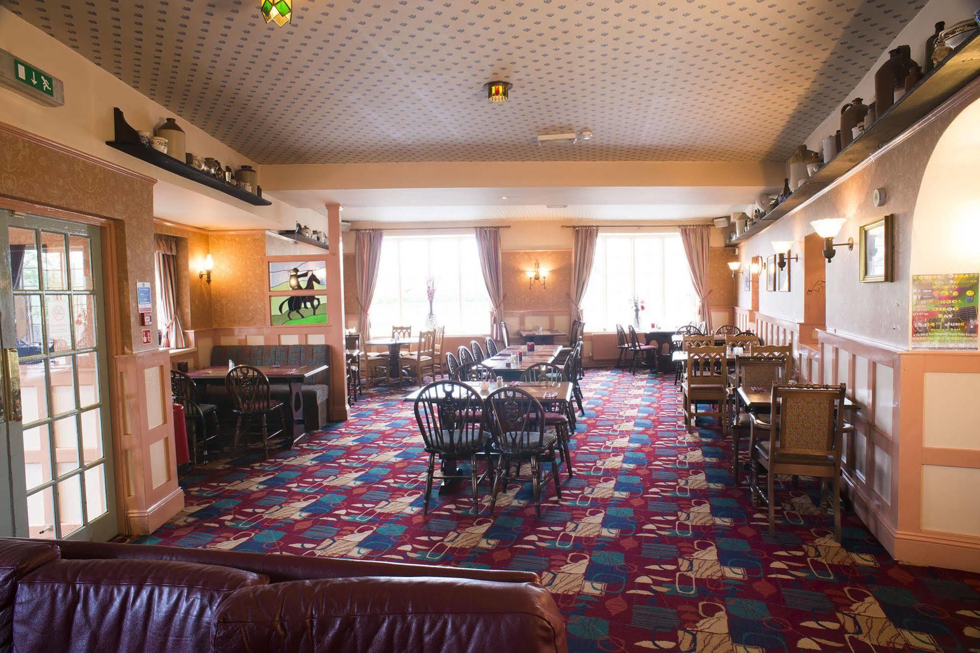 The Highwayman Inn Шептън Малет Екстериор снимка
