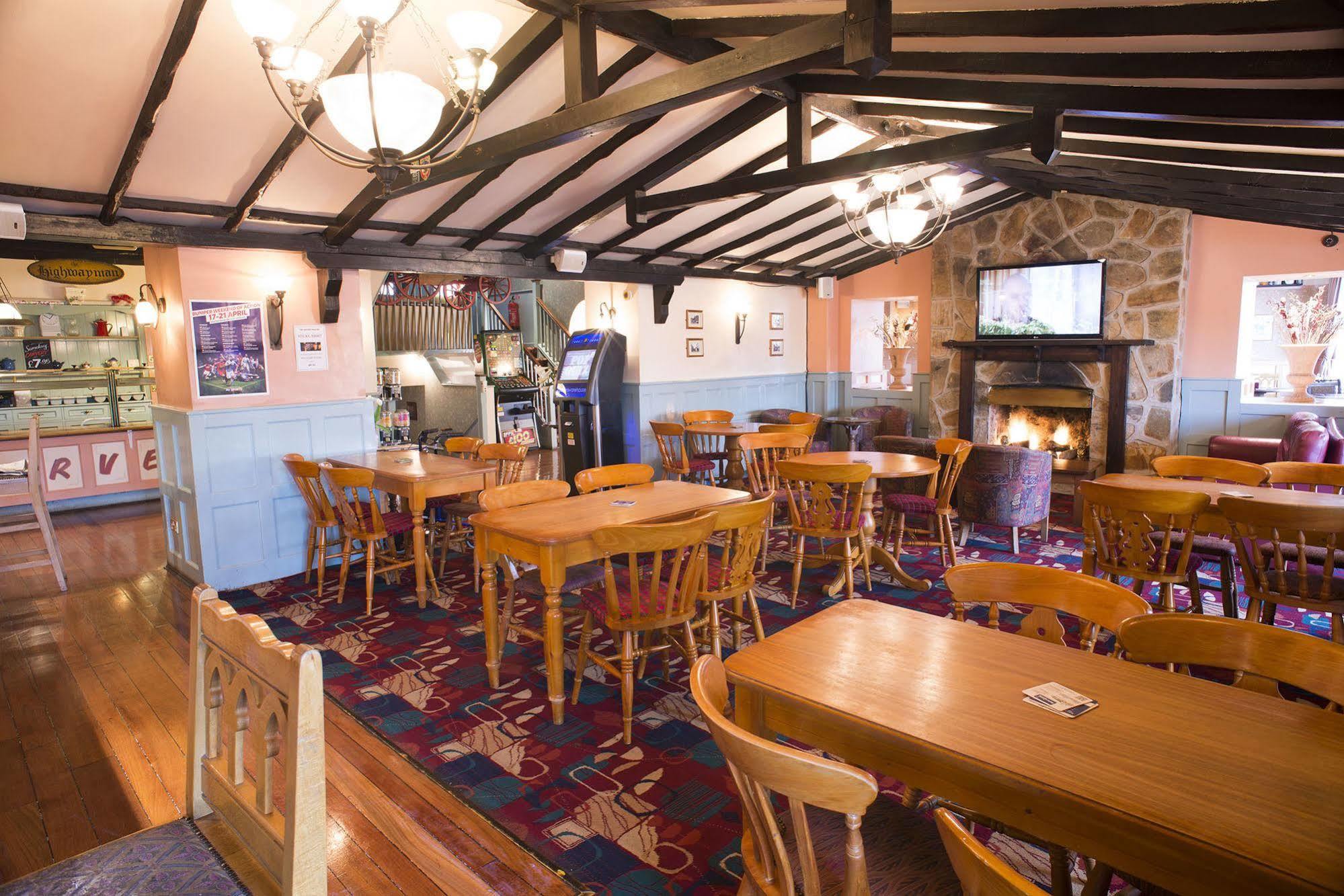 The Highwayman Inn Шептън Малет Екстериор снимка