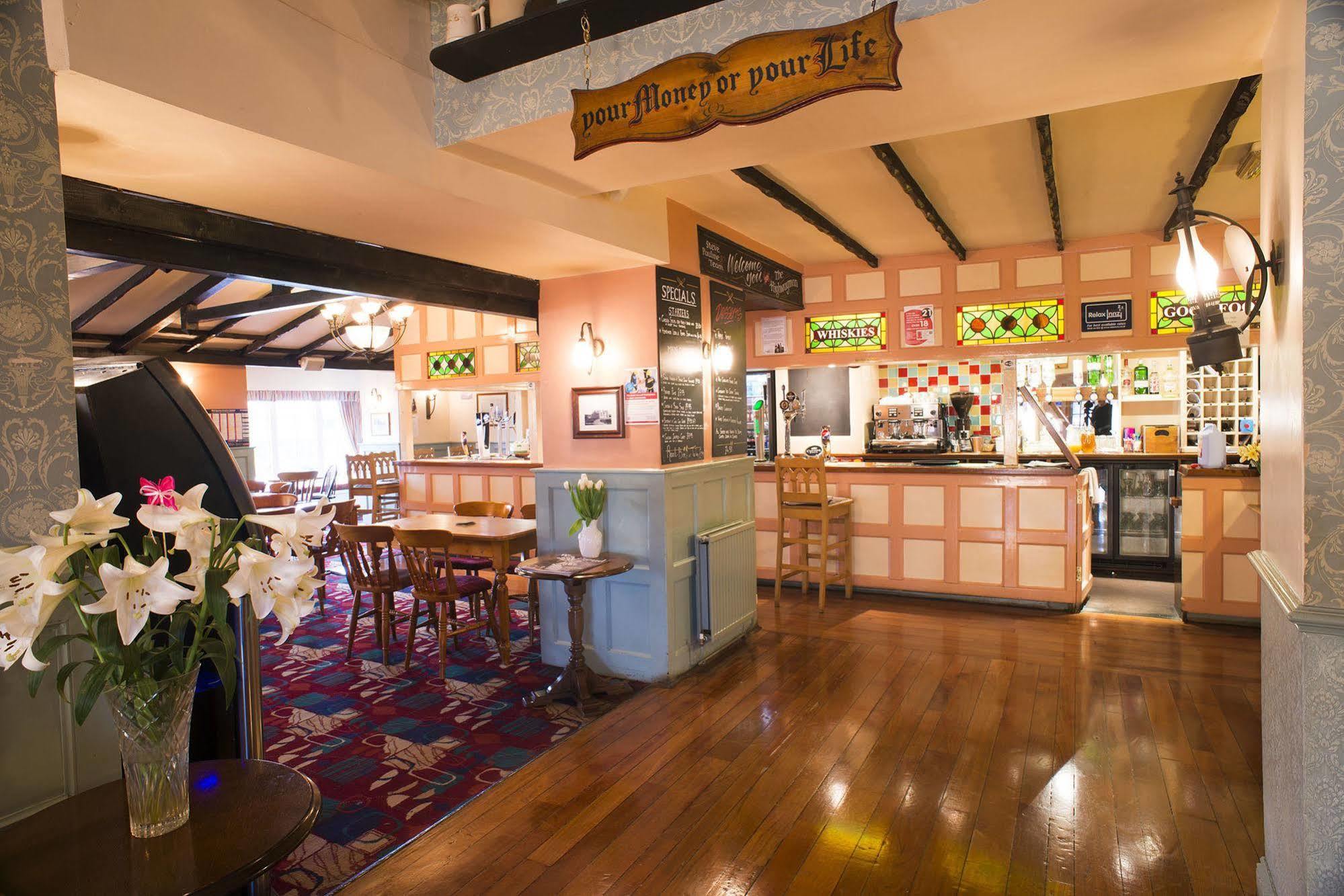 The Highwayman Inn Шептън Малет Екстериор снимка